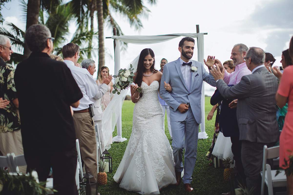 An Incredible Hawaii Wedding With A Rustic Theme Find Your Dream